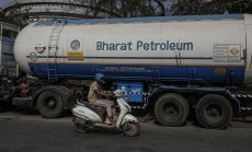 Пазарът на петрол има по-голям проблем от забавящия се Китай – Индия