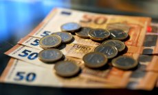 Какво донесе еврото на Европейския съюз? Попитахме експертите