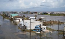 Екстремният климат увеличи застрахованите загуби със 70% над нормалното