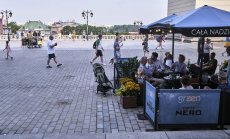 Качински обвини за ниската раждаемост пиенето сред младите жени в Полша