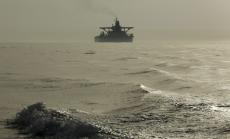 Иран задържа южнокорейски танкер в района на Ормузкия проток