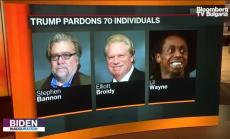 Тръмп помилва над 70 души, но пресуши или разшири политическото блато 