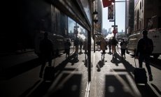 Очите на Уолстрийт са вперени в изборите, парите - не чак толкова