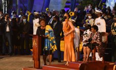 Барбадос се отказа от кралица Елизабет II и обяви Риана за национален герой