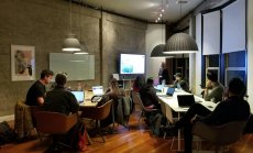 Липсата на кадри кара работодателите да намалят критериите си