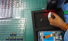 Доставчик на Xiaomi отваря завод близо до Делхи под натиск от Моди