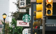 Директорът на Starbucks Хауърд Шулц се оттегля