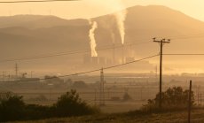 ЕС загърбва спора със САЩ за субсидиите, насочва се към зелени технологии 