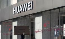 Huawei представи нов сгъваем смартфон от висок клас
