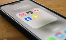 Австралия е на ръба да забрани социалните мрежи за деца под 16 г. 