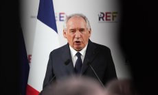 Преговорите може да не успеят да спасят кабинета, призна френският премиер