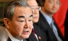 Китай нарече връзките си с Русия „здрави като скала“, докато търси мир в Украйна