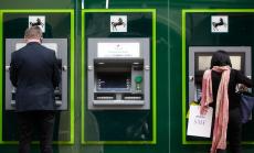 Банки в Обединеното кралство закриват сметките на британци, живеещи в ЕС