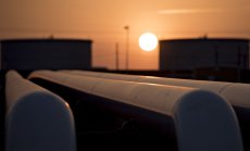 Петролът отбелязва най-големия ръст от пет седмици след спада на запасите в САЩ