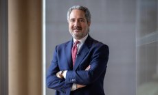 Производител на круизни кораби се пренасочва към отбранителния сектор