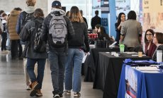 Канада ускорява ръста на заплатите си, но не достига прогнозирания брой работни места