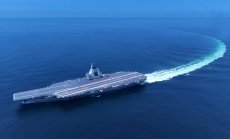 Китай демонстрира сила с пускането на суперсамолетоносача „Фудзиен“