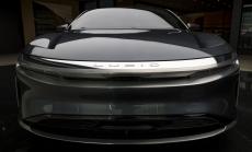 Продажбите на електромобили набират преднина в трудната за автомобилния сектор 2020 г.