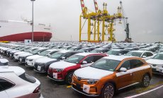 ЕС пробва силите си в битка с Китай с нови тарифи за електромобили