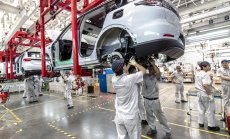 Мислите, че правенето на коли е трудно? Опитайте да бъдете доставчик на части