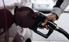 Рекордно висока остава цената на бензина в САЩ