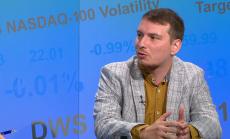 Евтиният юан ще стимулира износа на Китай, но ще го направи непредвидим търговски партньор