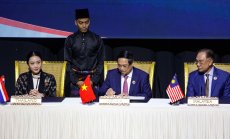 Макрон ухажва държавите от Югоизточна Азия, попаднали в спора между САЩ и Китай