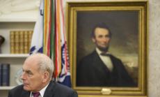 Началникът на кабинета на Белия дом напуска