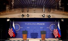 Тръмп и Путин пристигат в Аляска за историческа среща на върха за Украйна