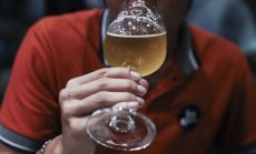 Тайланд може да отмени забрана за продажба на алкохол, за да привлича туристи