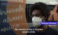 Оркестър пренесе концерта на улицата