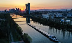 ЕЦБ ще забави пандемичните стимули, не се очаква ръст на лихвите преди 2023 г.