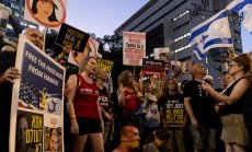 Въпреки протестите Нетаняху няма да промени позицията си за войната