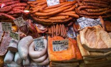 Правителството на Румъния фиксира цените на тока и природния газ за една година напред