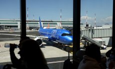 Мелони обмисля още мерки в областта на авиацията след тавана на цените в Италия