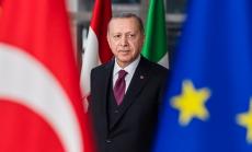 Ердоган обеща да победи чуждите заговори срещу турската икономика