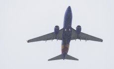 Хаосът в САЩ заради зимната буря ще продължи - полетите остават разредени