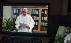 Папата официално  реорганизира управлението на средствата във Ватикана