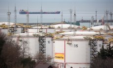 Западът ще позволи леко увеличение на износа на руски петрол заради инфлацията