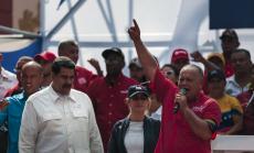 Мадуро подготвя промени в правителството, за да се задържи на власт