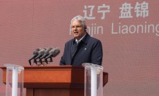 Петролният гигант Saudi Aramco се опитва да сключи сделки в Китай и Индия