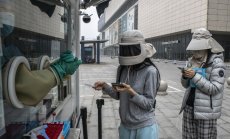 Китайски вирусолог нападна стратегията на правителството за борба с Covid-19