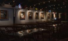 Бизнесът в САЩ отваря отново, но потребителите свиват разходите 