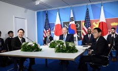 САЩ, Япония и Южна Корея с историческа среща на върха