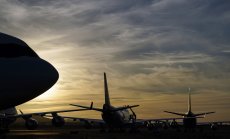 Полетите стават по-дълги, като авиокомпаниите трябва да заобикалят военните зони