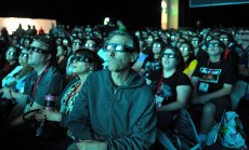 Apple ще харчи 1 милиард долара годишно за филми, с които да пробие в кината