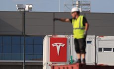 Автопилотът на Tesla разследван отново от САЩ заради катастрофи