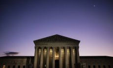 Върховният съд на САЩ се прицелва в разделението на църквата и държавата