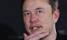 Подкрепата на Елон Мъск за антисемитски пост предизвика бурни реакции