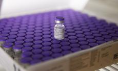 Pfizer очаква 15 млрд. долара приходи от ваксината си 